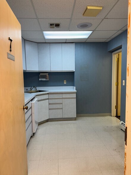 More Photos Of 179 Lafayette Ave, Hawthorne Medical For Lease