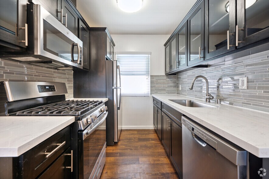 More Photos Of 435 W Regent St, Inglewood Apartments For Sale