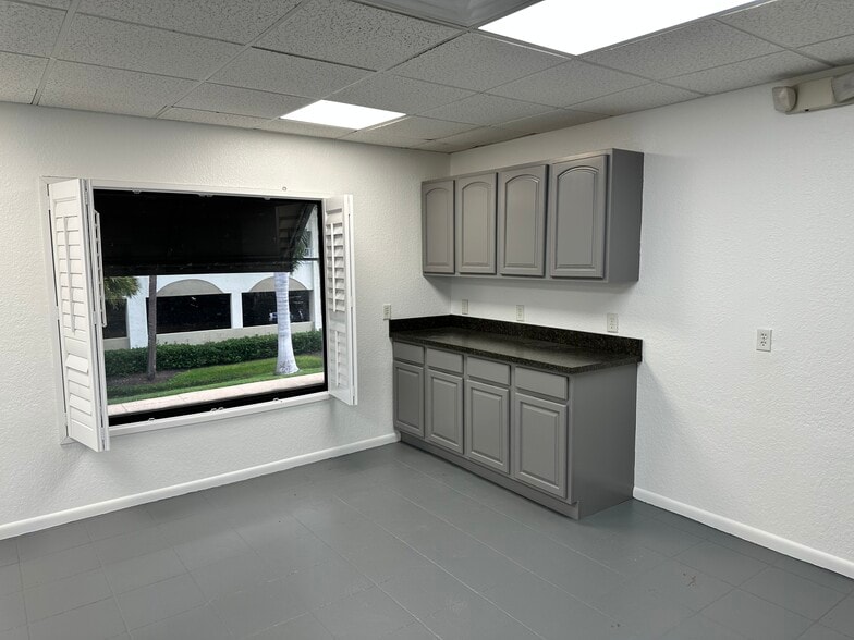 More Photos Of 3015 N Ocean Blvd, Fort Lauderdale Apartments For Sale