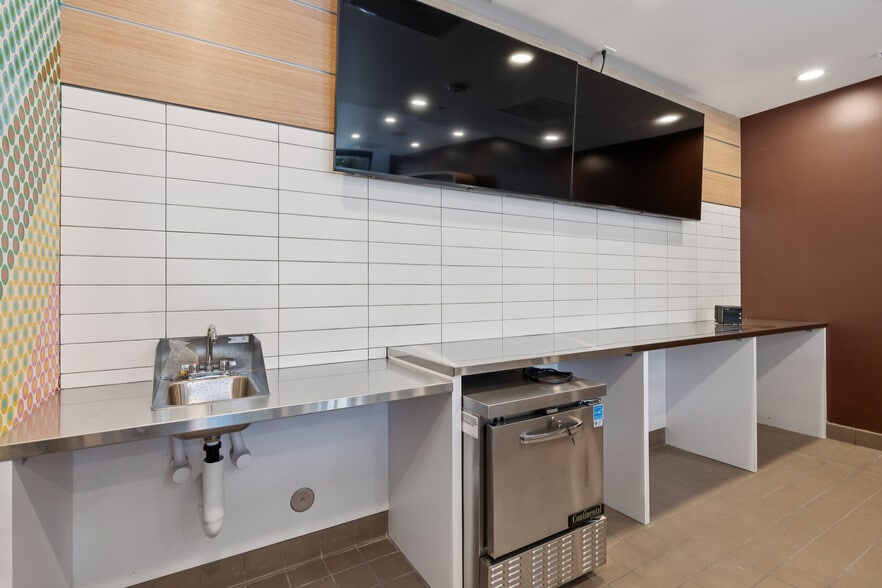 More Photos Of 1315 Burlingame Ave, Burlingame General Retail For Lease