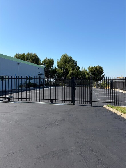More Photos Of 2082 E Gladwick St, Compton Industrial For Lease