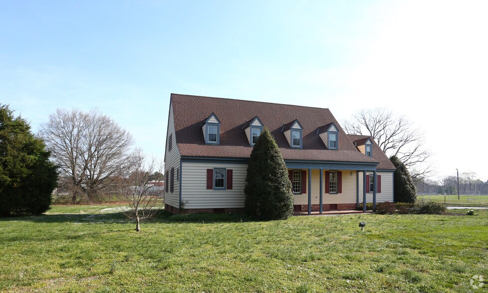 More Photos Of 1900 E Parham Rd, Henrico Office For Sale