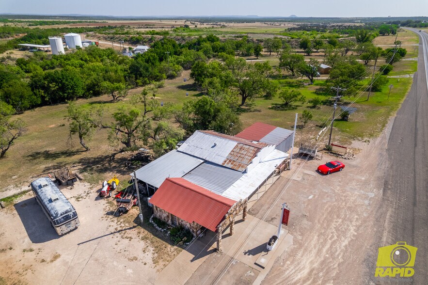 More Photos Of 425 Highland Park, Robert Lee Flex For Sale