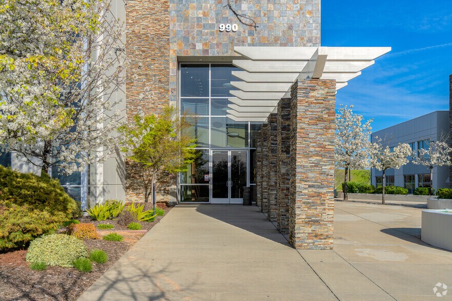 More Photos Of 990 Reserve Dr, Roseville Office For Sale
