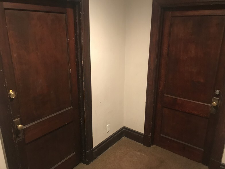 More Photos Of 815 McClure St, Munhall Apartments For Sale