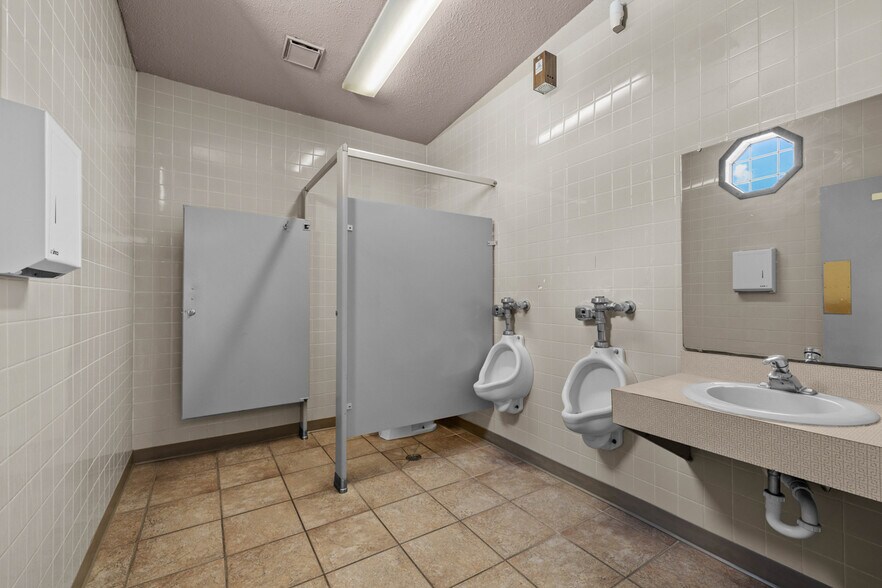More Photos Of 7101 W Hwy 2 & 52, Minot Storefront Retail Office For Sale