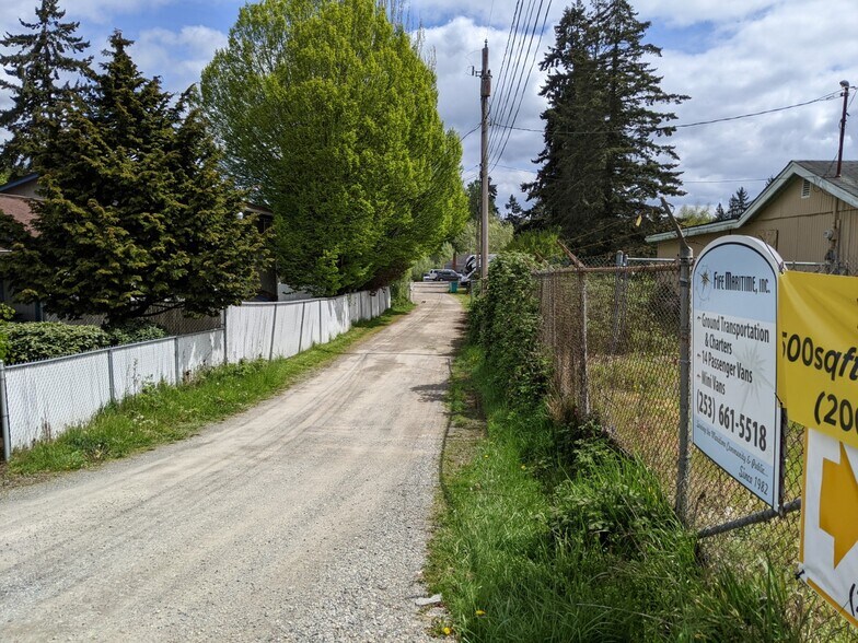 More Photos Of 10301 31st St E, Edgewood Contractor Storage Yard For Lease
