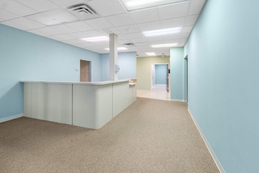 More Photos Of 271 Route 25A, Wading River Medical For Lease