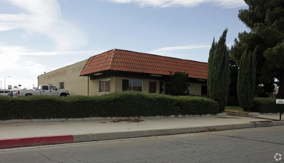 More Photos Of 15453 Cholame Rd, Victorville Warehouse For Lease