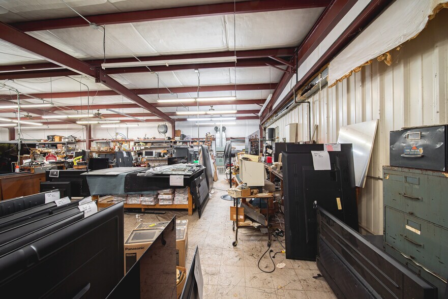More Photos Of 5251 Buena Vista Rd, Columbus Light Distribution For Sale