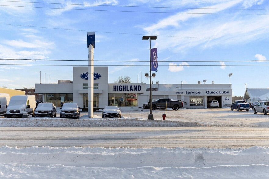 Primary Photo Of 68 Great Northern Rd, Sault Ste. Marie Auto Dealership For Sale