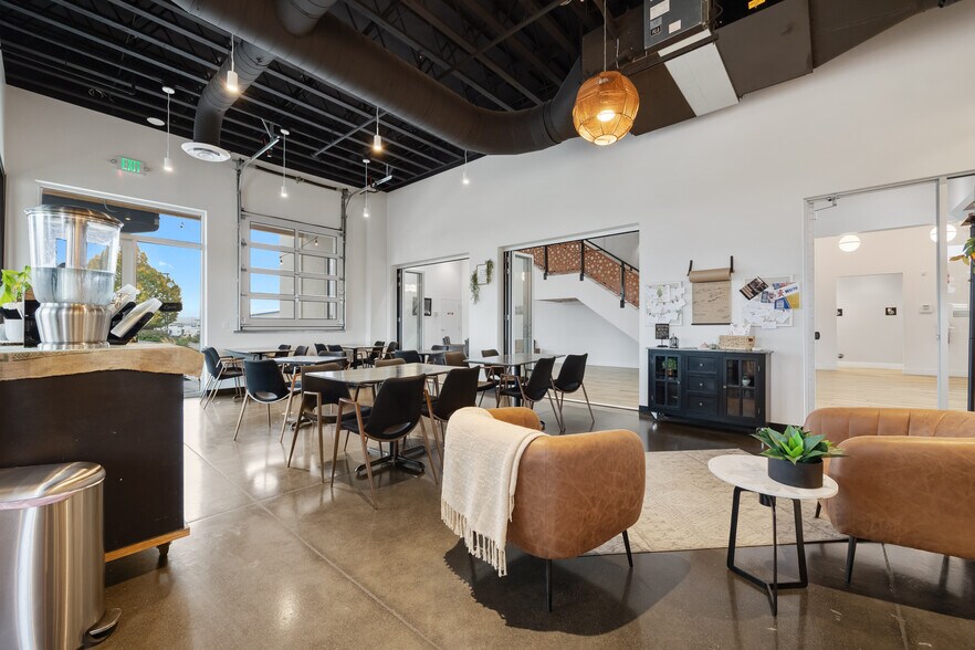 More Photos Of 9425 Sandifur Pky, Pasco Office For Sale