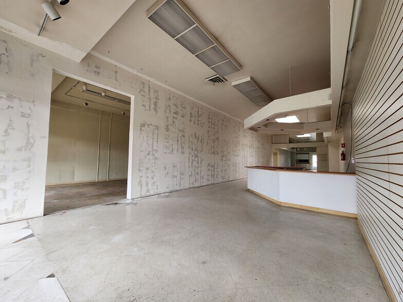 More Photos Of 775-779 Santa Cruz Ave, Menlo Park Storefront For Lease