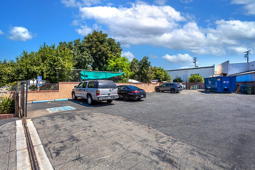 More Photos Of 12561-12563 Persing Dr, Whittier Showroom For Sale