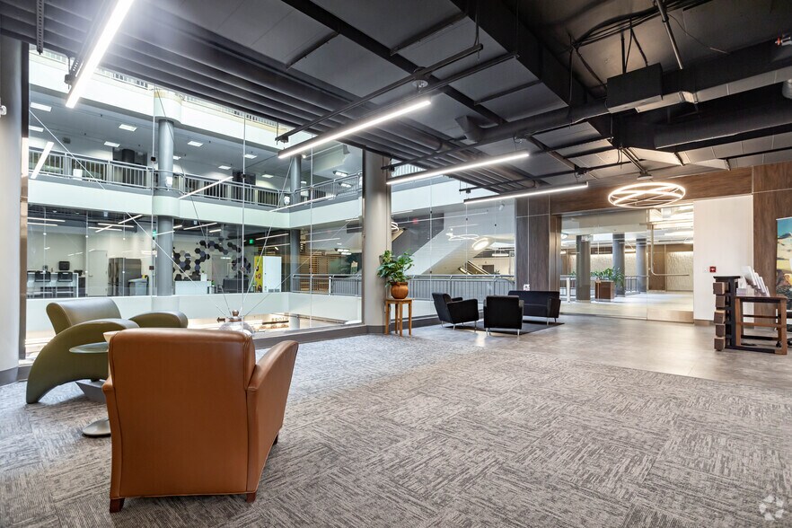 More Photos Of 260 E Main St, Rochester Medical For Lease