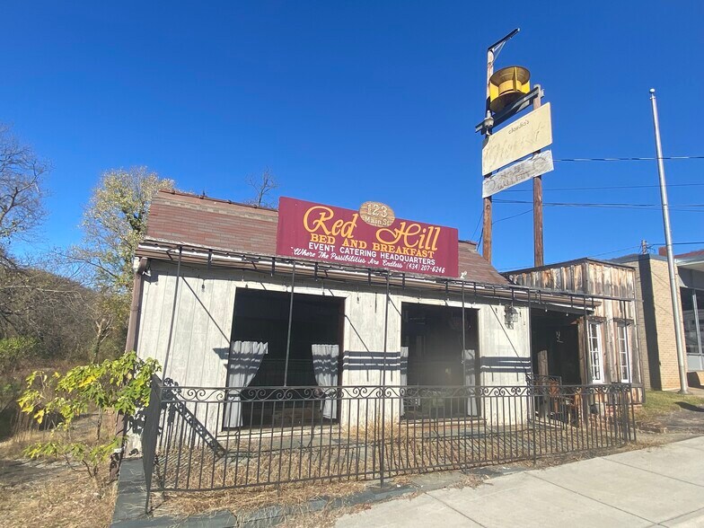 Primary Photo Of 121 Main St, Lovingston Restaurant For Sale