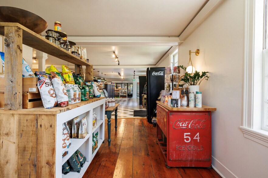 More Photos Of 139 S Main St, Sheffield Freestanding For Sale