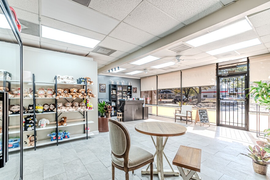 More Photos Of 16522-16536 Park Row, Houston Light Distribution For Lease