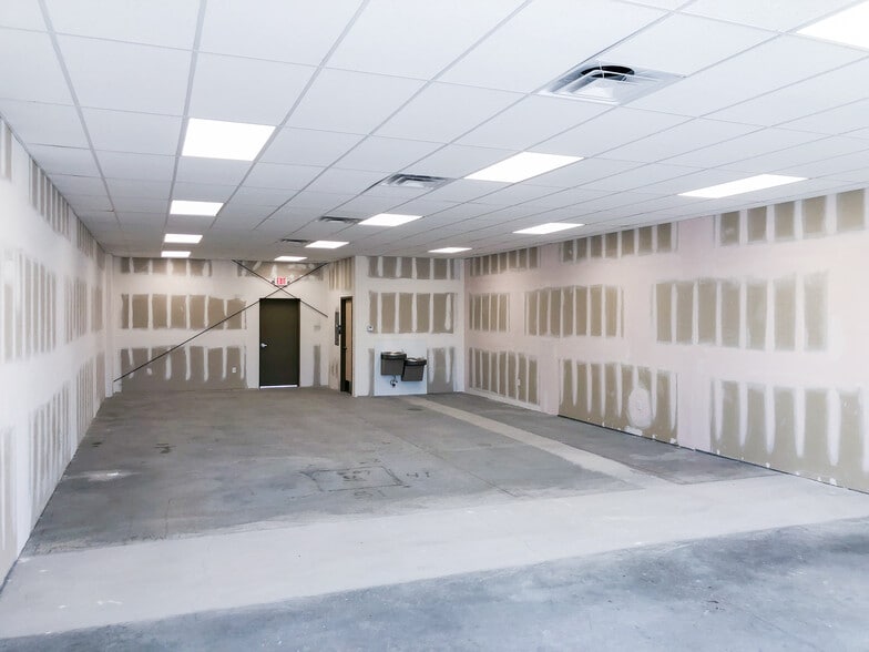 More Photos Of 5044 Doniphan Dr, El Paso Unknown For Lease