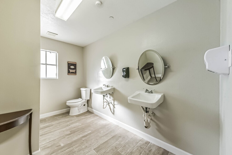More Photos Of 1270 CR 2293, Cleveland Assisted Living For Sale