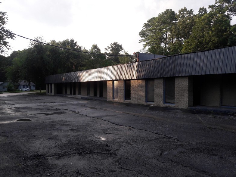More Photos Of 2945 Stone Hogan Connector Rd, Atlanta Office Residential For Lease