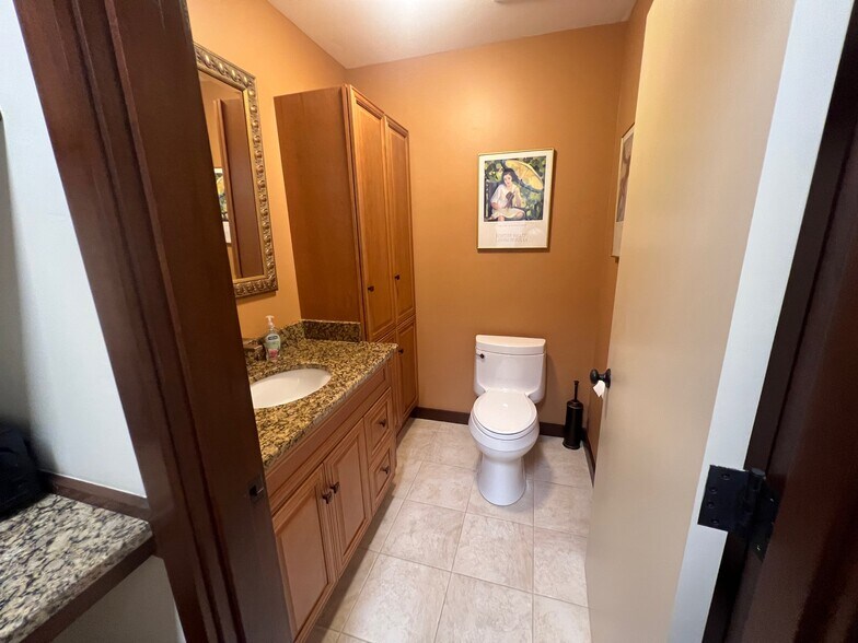 More Photos Of 1540 S Coast Hwy, Laguna Beach Office For Lease