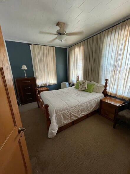 More Photos Of 302-304 S River Park Dr, Guttenberg Apartments For Sale