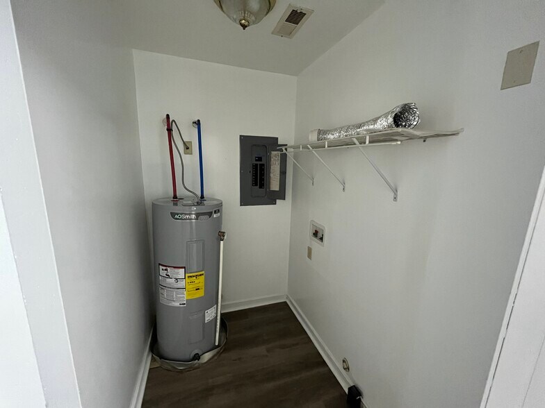 More Photos Of 172 McKeever St, Petersburg Multifamily For Sale