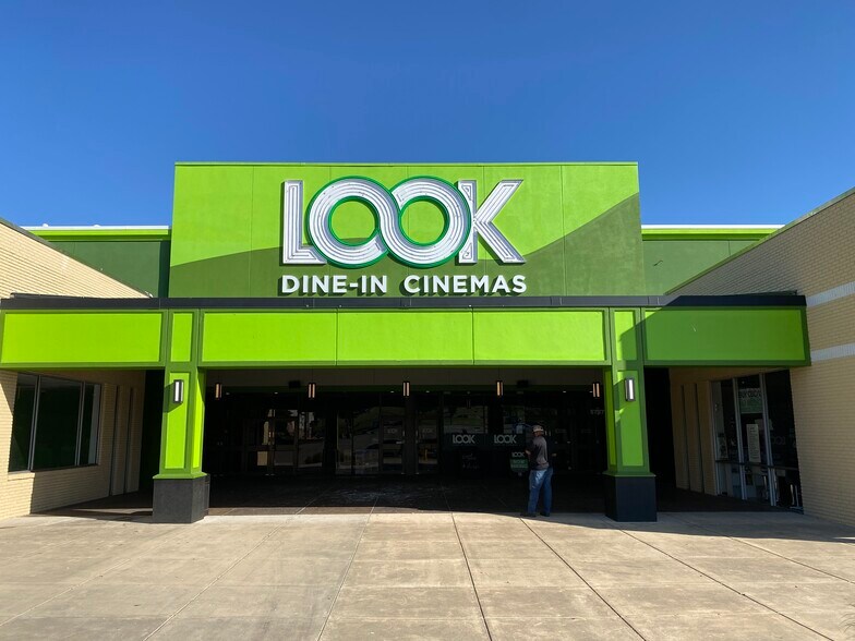 More Photos Of 5801 W Interstate 20, Arlington Storefront For Lease