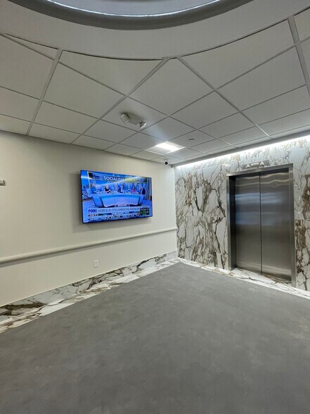 More Photos Of 101 Grovers Mill Rd, Lawrenceville Office For Lease