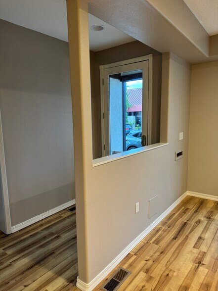 More Photos Of 718 N Main Ave, Gresham Loft Creative Space For Lease