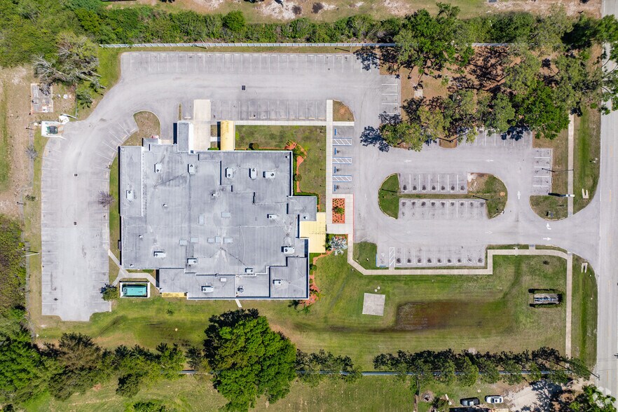 More Photos Of 2814 14th Ave SE, Ruskin Healthcare For Sale