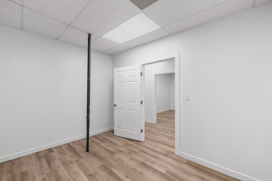 More Photos Of 514 Commerce Ave, Palmdale Medical For Sale