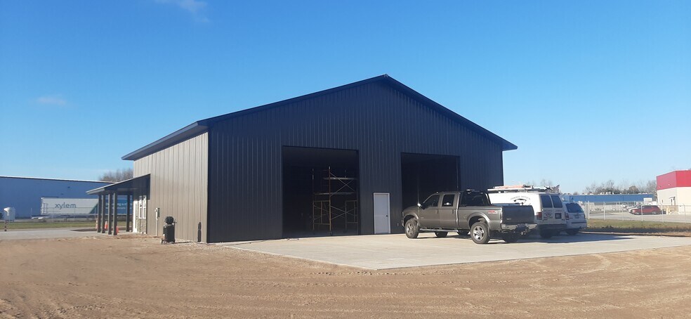 More Photos Of 4970 Commerce Park Dr, Ludington Warehouse For Lease