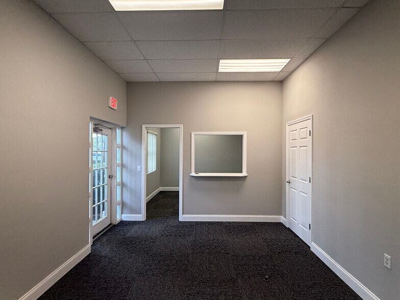 More Photos Of 100 Burnsed Pl, Oviedo Medical For Lease