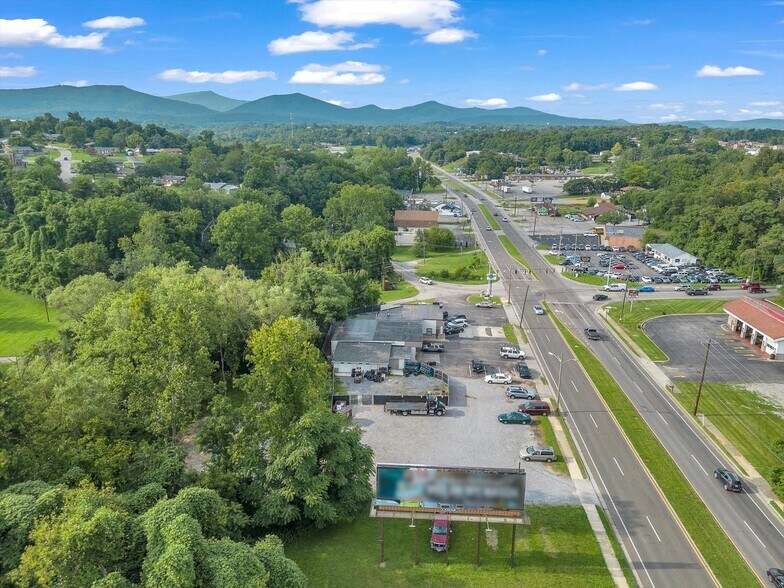 More Photos Of 1474 Peters Creek Rd NW, Roanoke Auto Repair For Sale