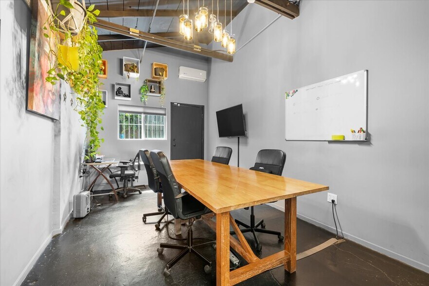 More Photos Of 3642 W 139th St, Hawthorne Movie Radio TVStudio For Lease