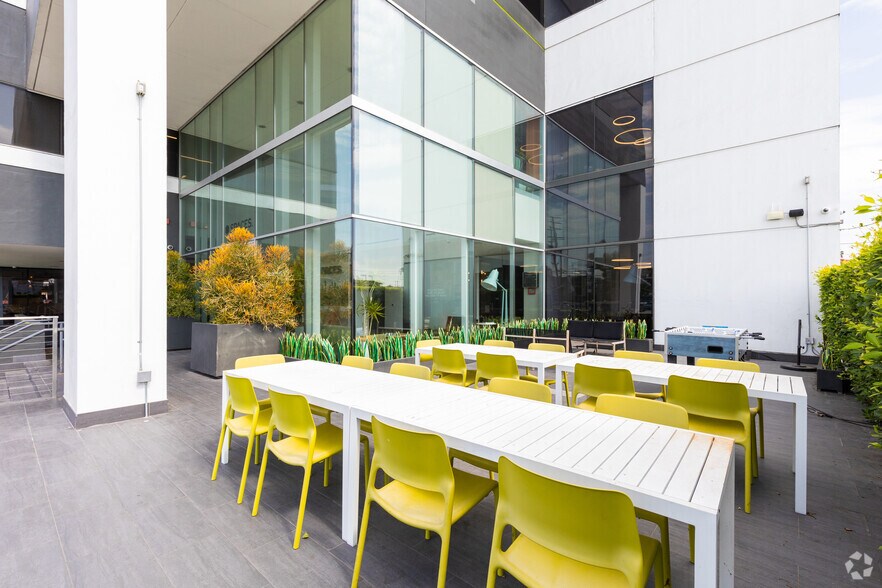 More Photos Of 10100 Venice Blvd, Culver City Loft Creative Space For Lease