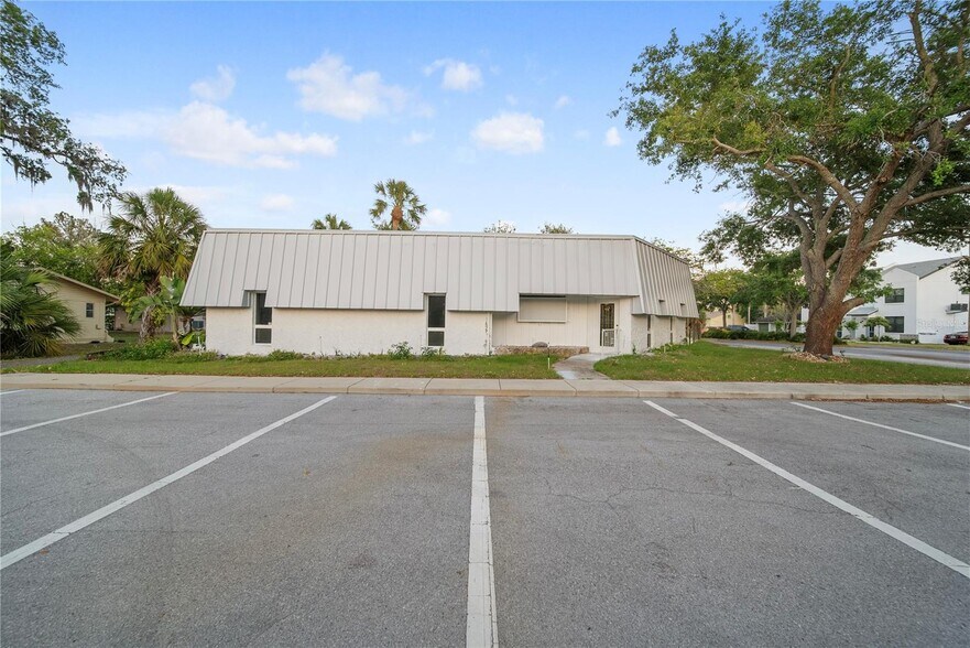 More Photos Of 6430 Madison St, New Port Richey Medical For Sale