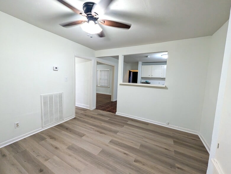 More Photos Of 704 E 22nd St, Houston Apartments For Sale