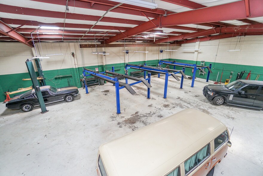More Photos Of 2409 Austin St, Houston Warehouse For Sale
