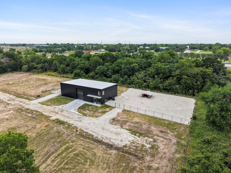 More Photos Of Millican-Cutt Off rd, Navasota Warehouse For Lease