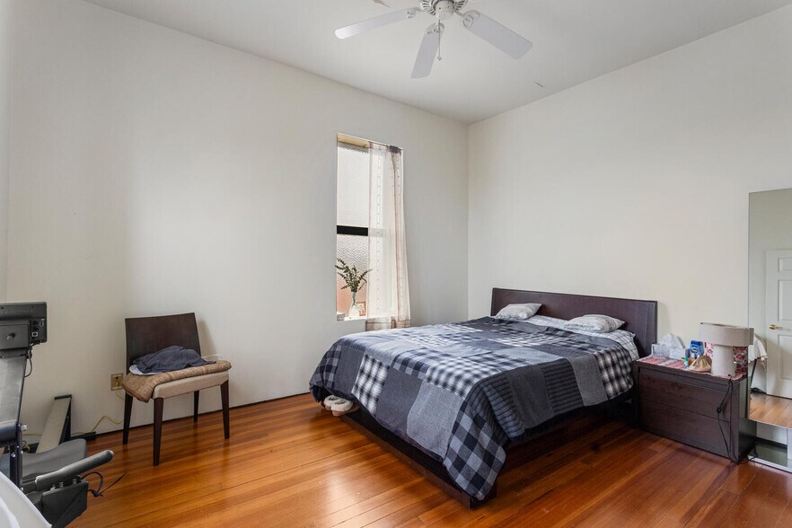 More Photos Of 112 W Hill St, Champaign Multifamily For Sale