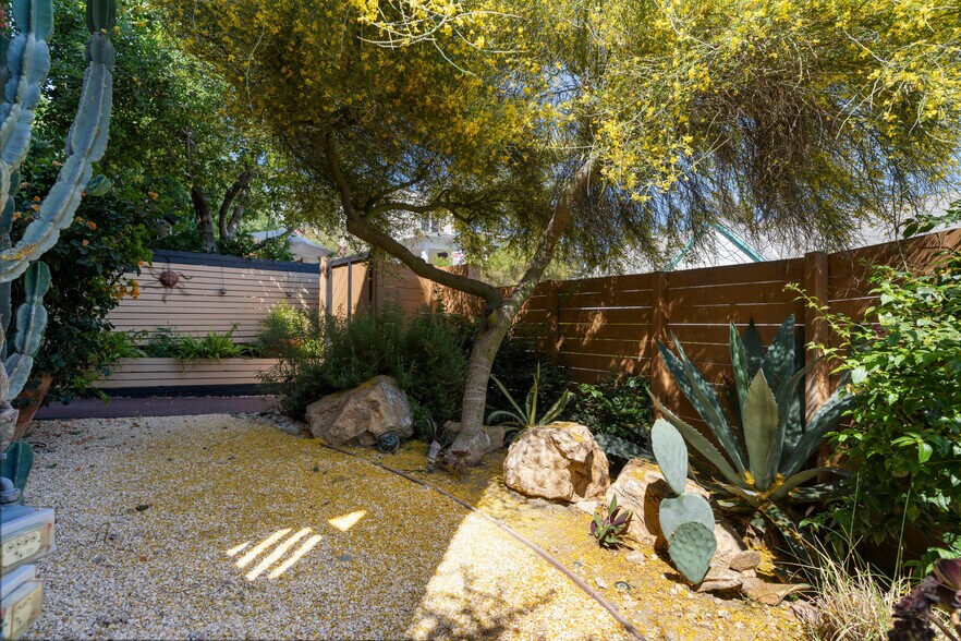 More Photos Of 1501 Westerly Ter, Los Angeles Apartments For Sale
