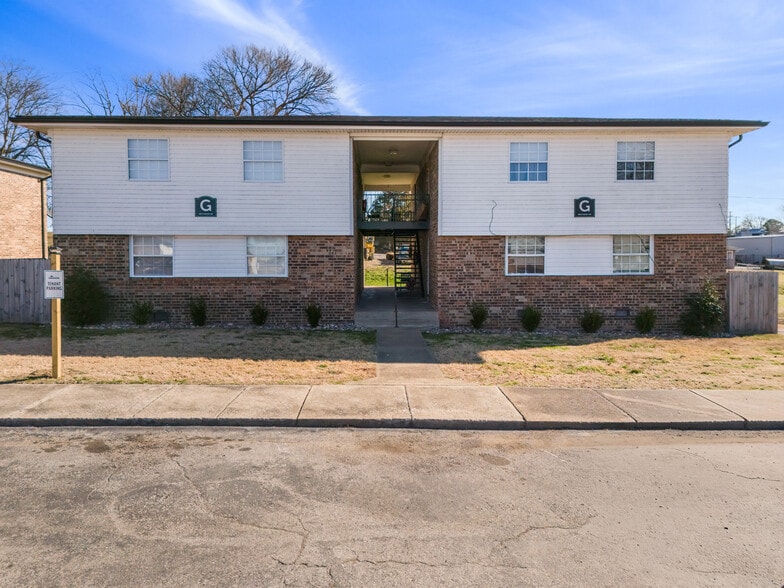 More Photos Of 400 N Kelsey St, Sturgis Apartments For Sale