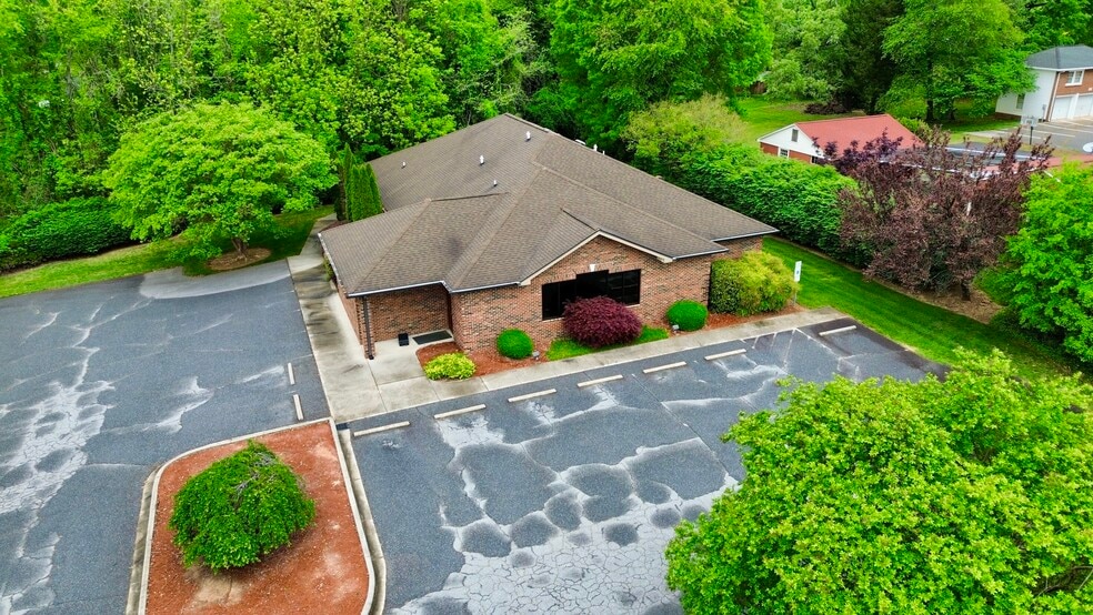 Primary Photo Of 1217 Davie Ave, Statesville Medical For Sale