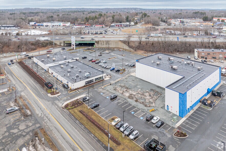 More Photos Of 535 Lowell St, Peabody Freestanding For Lease