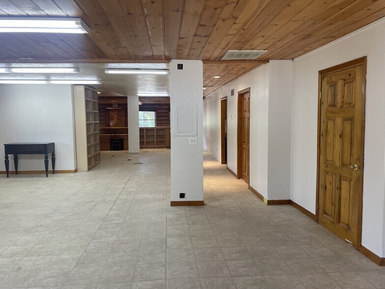 More Photos Of 115 Phillips St, Canyonville General Retail For Sale