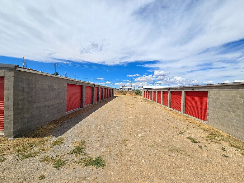 More Photos Of 696 E Center St, Monticello Self Storage For Sale