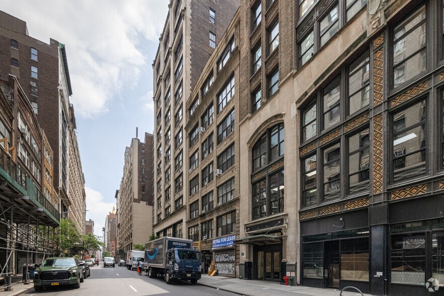 Primary Photo Of 154-156 W 27th St, New York Apartments For Lease
